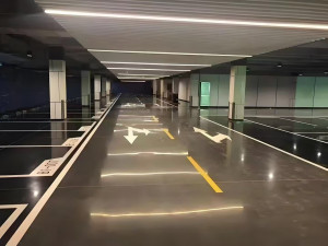 无锡仁恒地产车库地坪固化 金刚砂地坪 耐磨地坪固化由南京伊洁特斯公司完成